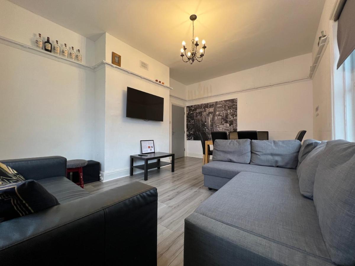 Peaky Blinders Apartment 5 Min Walk To Blackpool Tower Sleeps Up To 14 Экстерьер фото